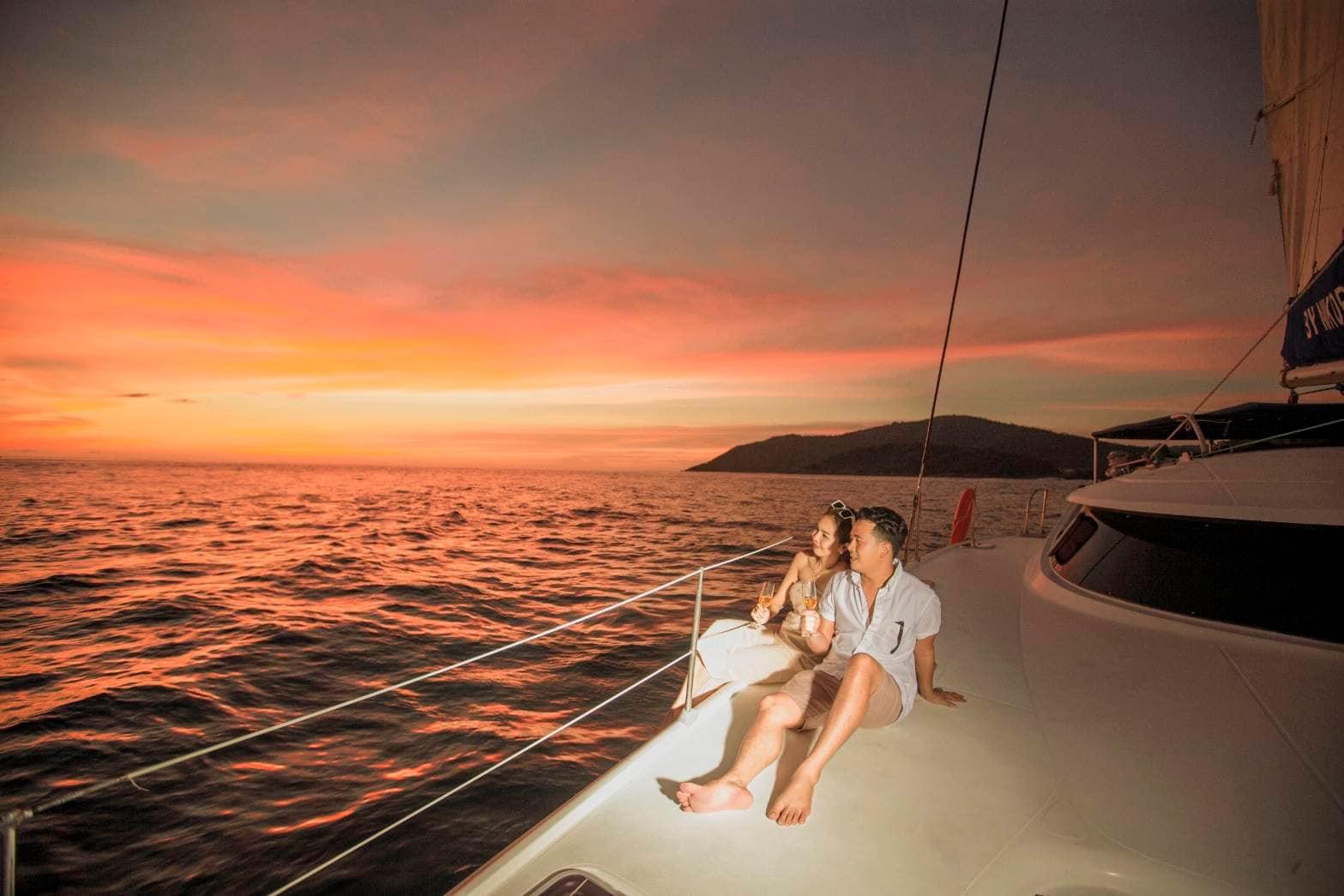 Kahung Beach (Coral Island) + Promthep Cape Sunset Tour by Sailing Yacht